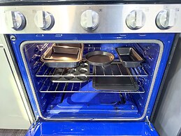 Modern Escape W Pool GYM Parking 10 Min to Cedars