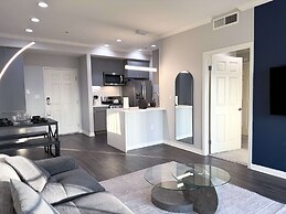 Modern Escape W Pool GYM Parking 10 Min to Cedars