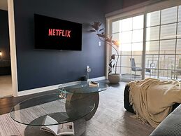 Modern Escape W Pool GYM Parking 10 Min to Cedars