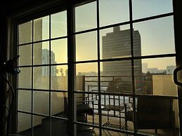 Modern Escape W Pool GYM Parking 10 Min to Cedars