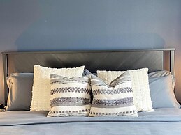 Modern Escape W Pool GYM Parking 10 Min to Cedars