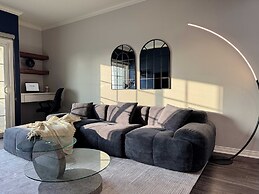 Modern Escape W Pool GYM Parking 10 Min to Cedars