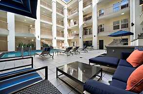 Modern Escape W Pool GYM Parking 10 Min to Cedars