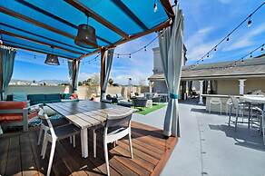 Modern Escape W Pool GYM Parking 10 Min to Cedars