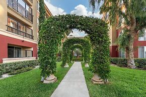 Spacious 2-br APT Near Disneyland Pool Hot Tub GYM