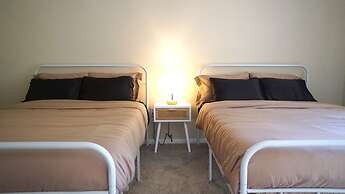 Spacious 2-br APT Near Disneyland Pool Hot Tub GYM