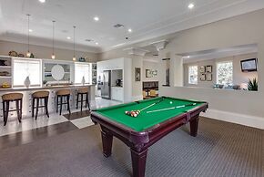 Spacious 2-br APT Near Disneyland Pool Hot Tub GYM