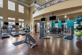 Spacious 2-br APT Near Disneyland Pool Hot Tub GYM