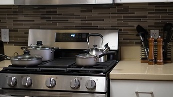 Spacious 2-br APT Near Disneyland Pool Hot Tub GYM