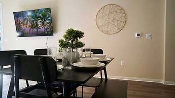 Spacious 2-br APT Near Disneyland Pool Hot Tub GYM