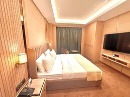 ASTER GRAND BY ZENG SAKET