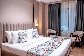 ASTER GRAND BY ZENG SAKET