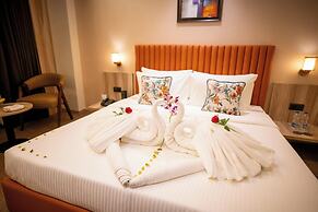 ASTER GRAND BY ZENG SAKET