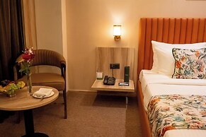 ASTER GRAND BY ZENG SAKET