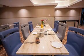 ASTER GRAND BY ZENG SAKET