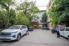 ASTER GRAND BY ZENG SAKET