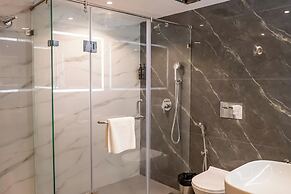 ASTER GRAND BY ZENG SAKET