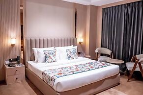 ASTER GRAND BY ZENG SAKET