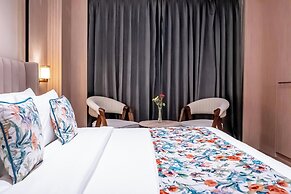 ASTER GRAND BY ZENG SAKET