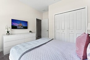 Disney Familly Lovers up to 11 Guests