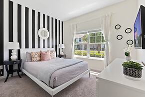 Disney Familly Lovers up to 11 Guests