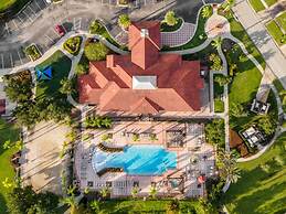 Lake View and Private Pool 4BR at Bella Vida