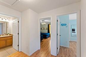 Lake View and Private Pool 4BR at Bella Vida