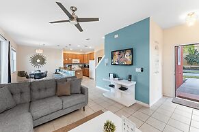 Lake View and Private Pool 4BR at Bella Vida