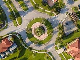 Lake View and Private Pool 4BR at Bella Vida