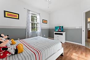 Lake View and Private Pool 4BR at Bella Vida