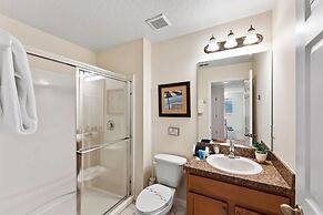 Lake View and Private Pool 4BR at Bella Vida