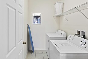 Lake View and Private Pool 4BR at Bella Vida