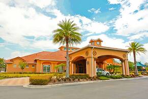 Lake View and Private Pool 4BR at Bella Vida