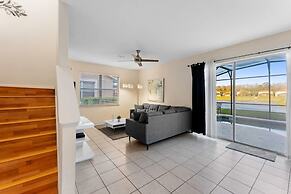 Lake View and Private Pool 4BR at Bella Vida