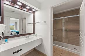 1BR Free Shuttle to Disney Parks