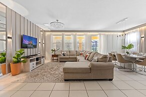 Star Wars Themed Movie Theater 6BR