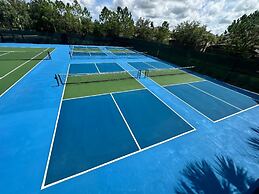 Star Wars Themed Movie Theater 6BR