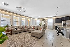 Star Wars Themed Movie Theater 6BR