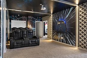 Star Wars Themed Movie Theater 6BR