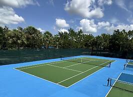 Star Wars Themed Movie Theater 6BR