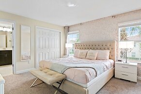 Themed Mickey Bedroom 4BR up to 8 People Sl4802