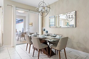 Themed Mickey Bedroom 4BR up to 8 People Sl4802