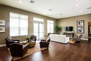 Modern Decor at West Lucaya 4 BR Wl8989