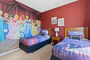 Modern Decor at West Lucaya 4 BR Wl8989