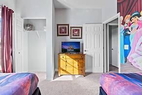 Modern Decor at West Lucaya 4 BR Wl8989