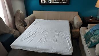 Modern Decor at West Lucaya 4 BR Wl8989