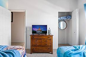 Modern Decor at West Lucaya 4 BR Wl8989