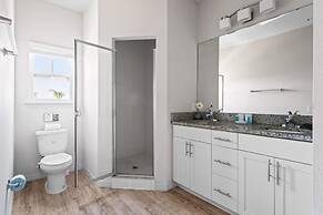 Modern Decor at West Lucaya 4 BR Wl8989