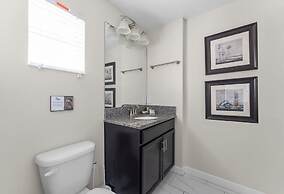 Private Pool and BBQ at Storey Lake 5BR