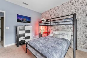 Private Pool and BBQ at Storey Lake 5BR